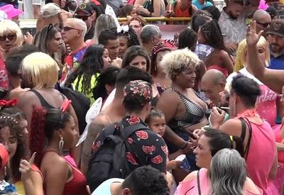 Pré-Carnaval: blocos de rua começam a agitar foliões em São Paulo