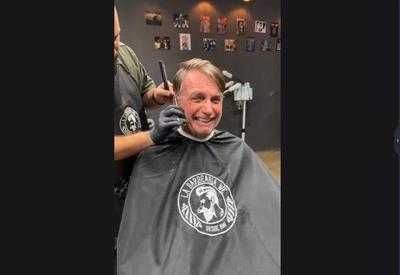 Em live, Bolsonaro chama inquérito da PF de "chifre em cabeça de cavalo" 