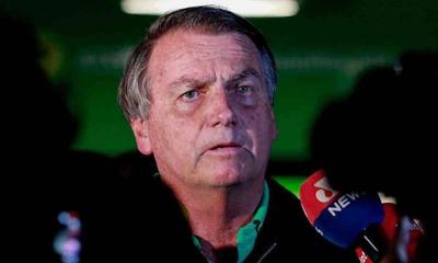 MPF arquiva inquérito contra Bolsonaro por importunação de baleia no litoral de SP