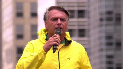 Sem citar Trump, Bolsonaro volta a dizer que é “perseguido” em publicação nas redes