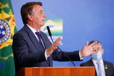 Advogado de Bolsonaro entra com recurso após ter impedimento de Dino e Zanin negado