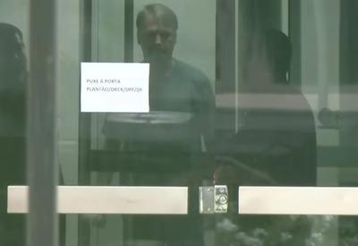 Condenado e preso, Bolsonaro seguirá recebendo R$ 100 mil em salário, aposentadoria e pensão