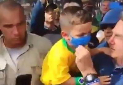 STF arquiva denúncia contra Bolsonaro por abaixar máscara de criança