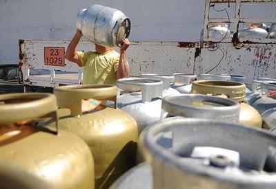 Senacon cobra distribuidoras sobre preço do gás após redução de 14% anunciada pela Petrobras