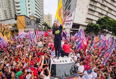 Boulos aciona Justiça Eleitoral contra Tarcísio e Nunes após declaração sobre PCC