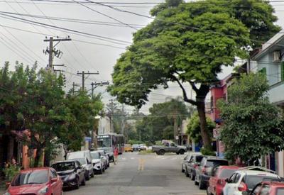 Homem em situação de rua é encontrado morto dentro de agência bancária em SP