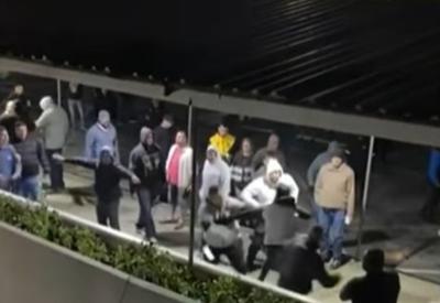 Briga entre motoristas de aplicativo causa confusão em aeroporto do Rio 