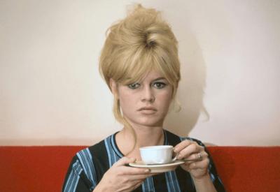Emmanuel Macron lamenta morte de Brigitte Bardot: 'Lenda do século'