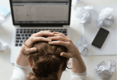 Casos de burnout disparam no Brasil e acendem alerta para saúde mental no trabalho; veja como identificar os sinais