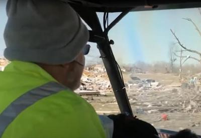 Busca por sobreviventes dos tornados continuam nos Estados Unidos
