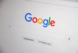 imagem da notícia Governo brasileiro notifica Google e pede remoção de sites falsos sobre Concurso Unificado 
