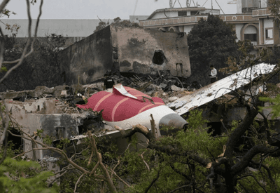 Caixa-preta do avião que caiu na Índia e matou mais de 240 pessoas é recuperada 