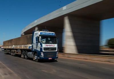 Brasil enfrenta escassez de caminhoneiros e envelhecimento da categoria preocupa setor