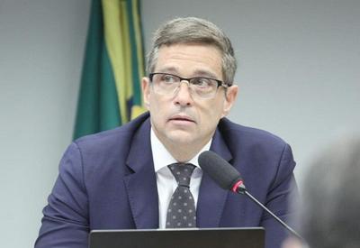 Campos Neto: Brasil não tem taxa de juros "exorbitante", mas é "muito alta"