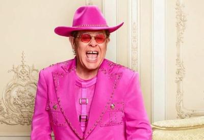 Elton John sofre queda e adia nova turnê no Reino Unido