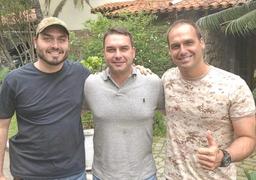Imagem da notícia Eduardo e Carlos Bolsonaro reagem a vídeo de Zema com critica a Flávio