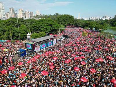 Carnaval de São Paulo atrai 16 milhões de foliões e movimenta bilhões na economia