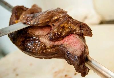 Alta no preço da carne leva açougues a oferecerem parcelamento