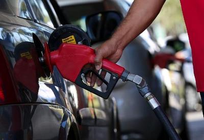 Preço médio da gasolina cai pela quinta semana seguida