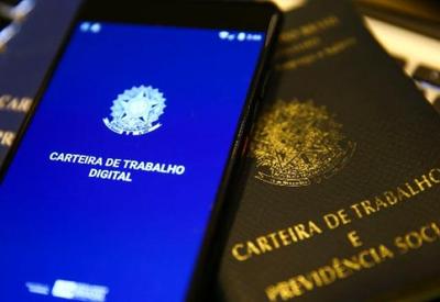 Brasil tem desemprego de 5,4% no trimestre até outubro, diz IBGE