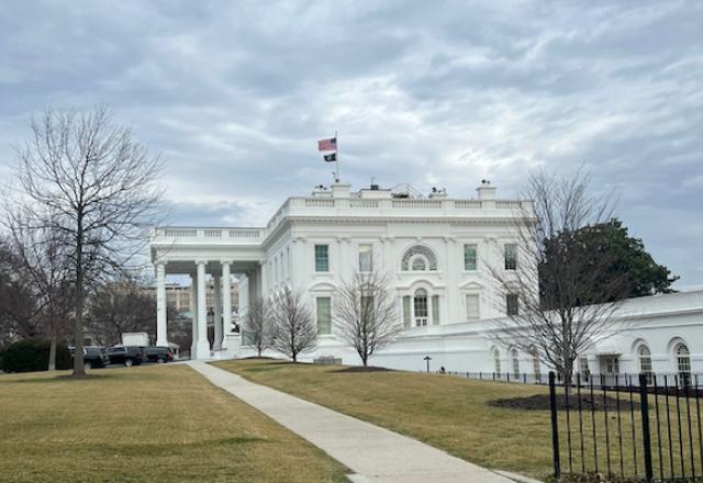 Dois militares, 'aparentemente' da Guarda Nacional, são baleados a poucos quarteirões da Casa Branca