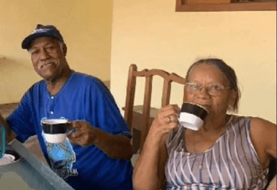 Casal de idosos é atropelado por motociclista que empinava moto em cidade do Espírito Santo