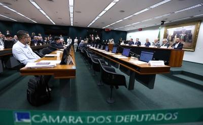Comissão da Câmara adia votação de PL sobre 'narcoterrorismo'