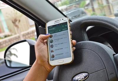 Celular ao volante: multas disparam 160% no estado de São Paulo