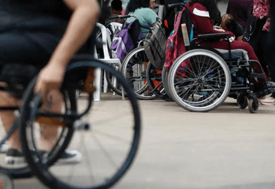 Brasil tinha 14,4 milhões de pessoas com deficiência em 2022; concentração está na população idosa