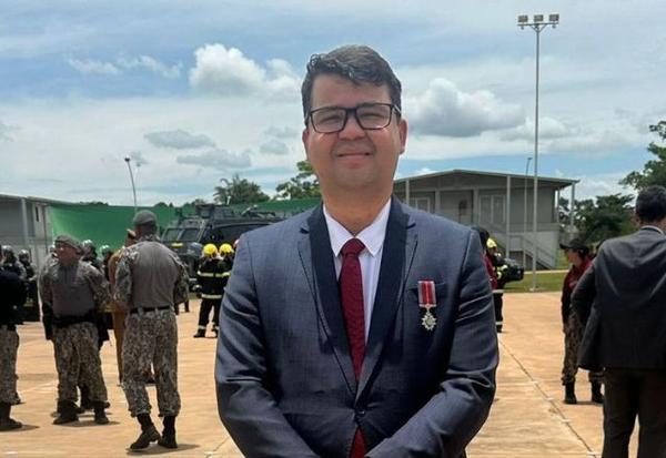 Imagem da notícia: Ministro da Justiça faz reunião com cotado para assumir cargo de secretário de segurança pública