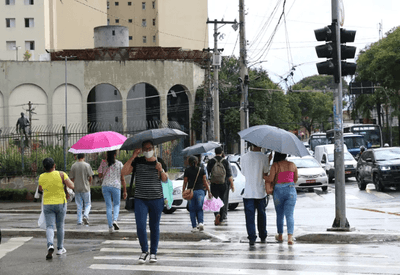 Frente fria provoca chuva forte no Sul e instabilidades no restante do país nesta terça (17)