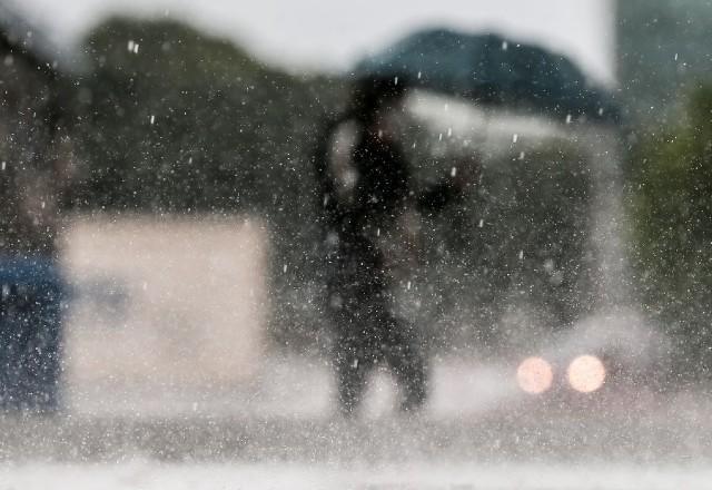 Previsão do tempo: chuva forte e risco de temporais em várias regiões do Brasil nesta terça (24)