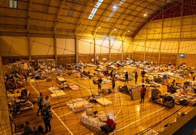 Número de pessoas em abrigos cai 89% após trégua de chuvas no RS