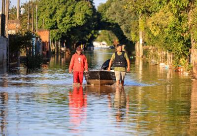 RS tem alerta de risco para inundações e deslizamentos neste sábado (18)