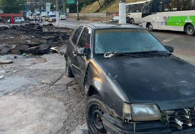 Chuva arrancou asfalto, arrastou carros e deixou uma mulher desaparecida em São Paulo