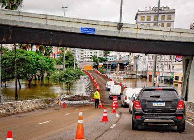 Gaúchos são obrigados a ir trabalhar em áreas inundadas, diz Ministério Público