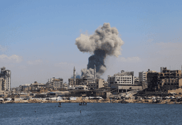 imagem da notícia Gaza tem internet e sinal de telefone cortados: "Algo brutal está para acontecer", diz morador
