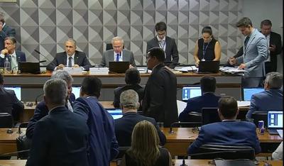 Comissão mista do Congresso aprova MP alternativa ao aumento do IOF 