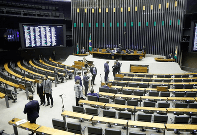 Oposição organiza comitiva com mais de 30 deputados federais para ir à posse de Trump