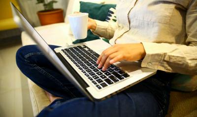 Uso exagerado de inteligência artificial pode reduzir capacidade de aprendizado, revela pesquisa