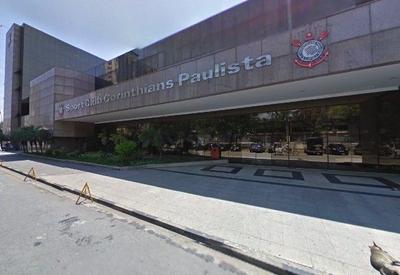 Homem é baleado após ser rendido por criminosos na bilheteria do Corinthians em SP