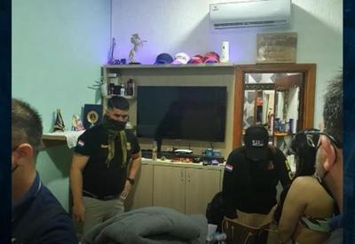 Polícia do Paraguai descobre cela com mordomias em presídio