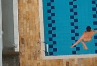 Criminoso pula do 2º andar e cai em piscina ao tentar fugir da polícia