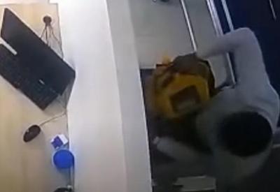 Flagrante: criminosos roubam desfibriladores em hospitais do RJ