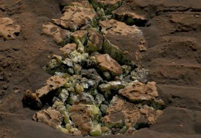 Robô da Nasa encontra mineral inédito em Marte