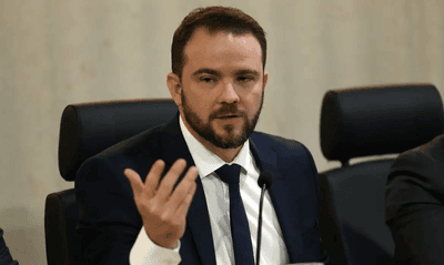 Número 2 da Fazenda defende revisão de benefícios tributários em meio a impasse sobre IOF