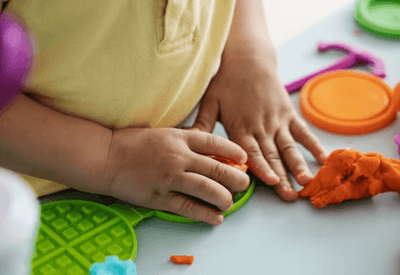 Pobreza pode atrasar o desenvolvimento motor de bebês, aponta estudo