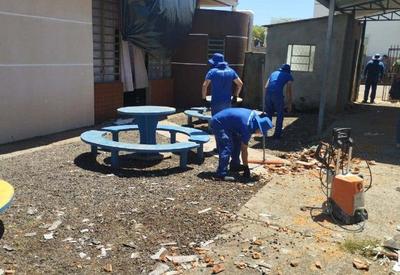 Detentos ajudam na reconstrução de escolas afetadas por tornado no Paraná