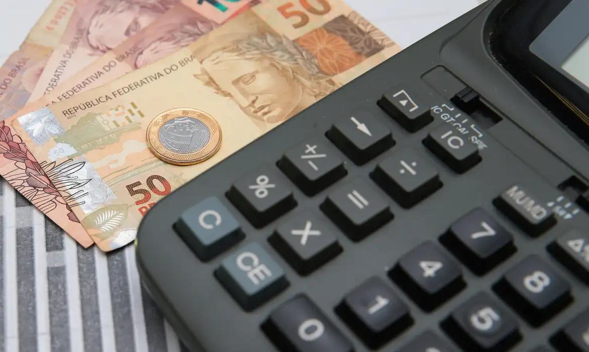 Ministério da Fazenda lança calculadora para simular renegociação de dívidas no Novo Desenrola Brasil