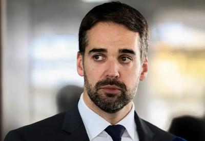 Governador Eduardo Leite passa por procedimento na coluna em São Paulo